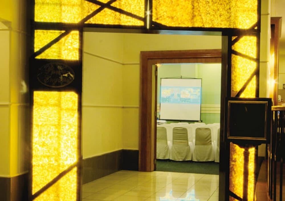 The Bellavista Hotel Lapu-Lapu City Exterior foto