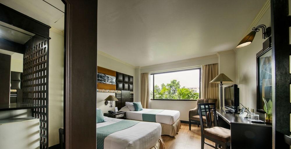 The Bellavista Hotel Lapu-Lapu City Exterior foto