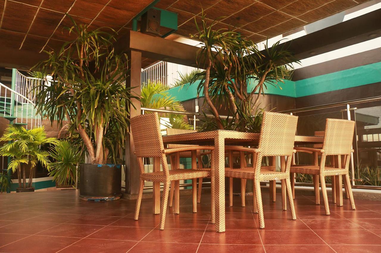 The Bellavista Hotel Lapu-Lapu City Exterior foto